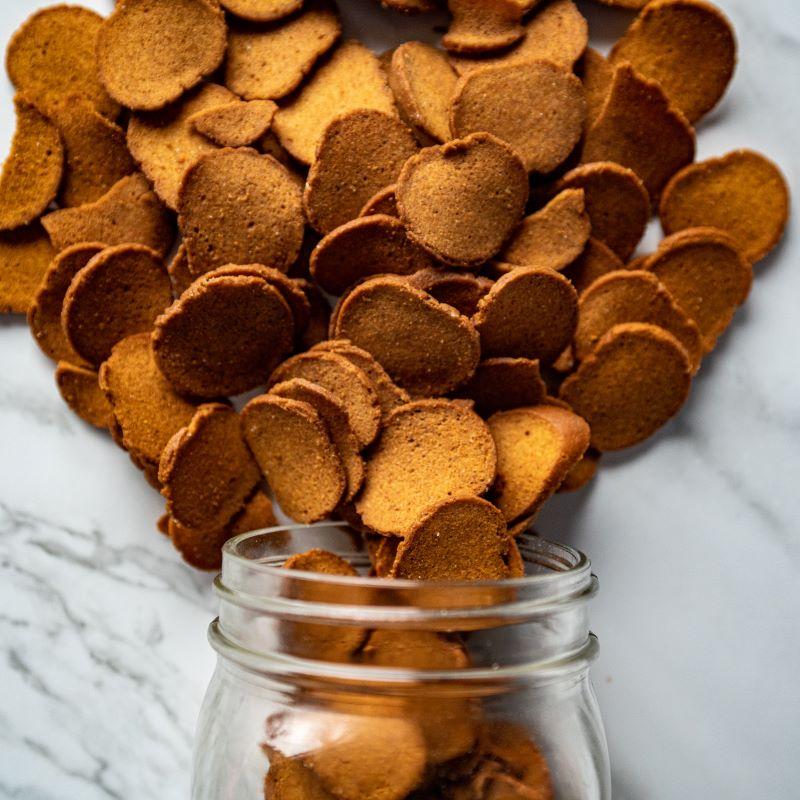 crispy garlic chips 14oz. We’ve taken the best part of a Chex mix and put it in a bag just for you! Enjoy these crispy, garlicky chips packed with double the flavor and taste. $6.00 USD